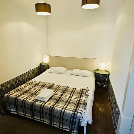 Comfortable Family In Alfama Lisbona